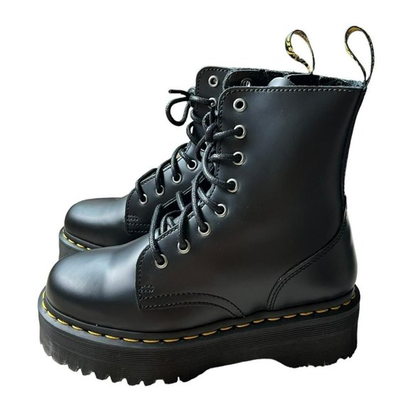 NWB Black Leather Dr. Martens Jadon Platform Sole Boots Womens 6 - Picture 1 of 4